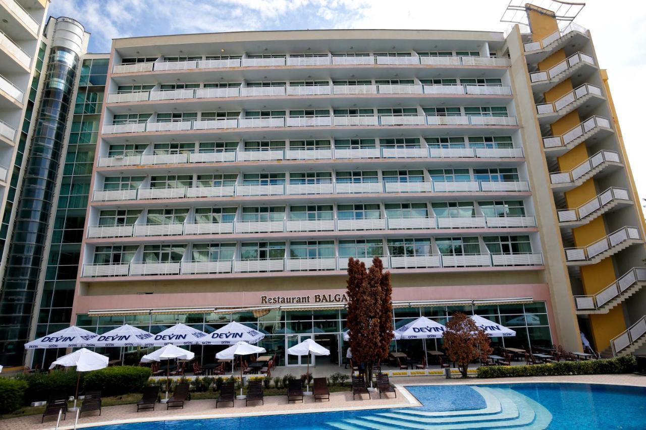 Grand Oasis Hotel
