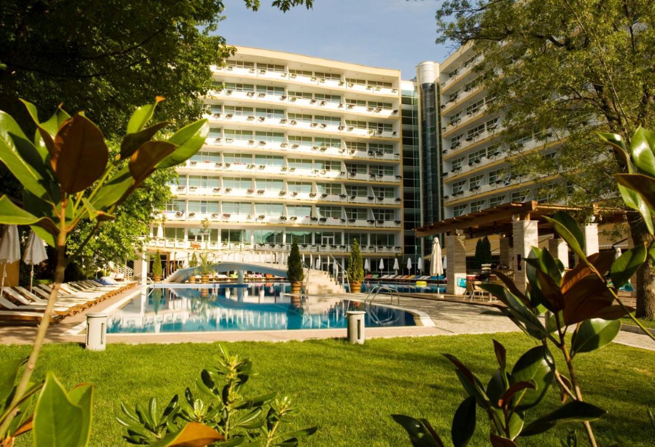 Grand Oasis Hotel