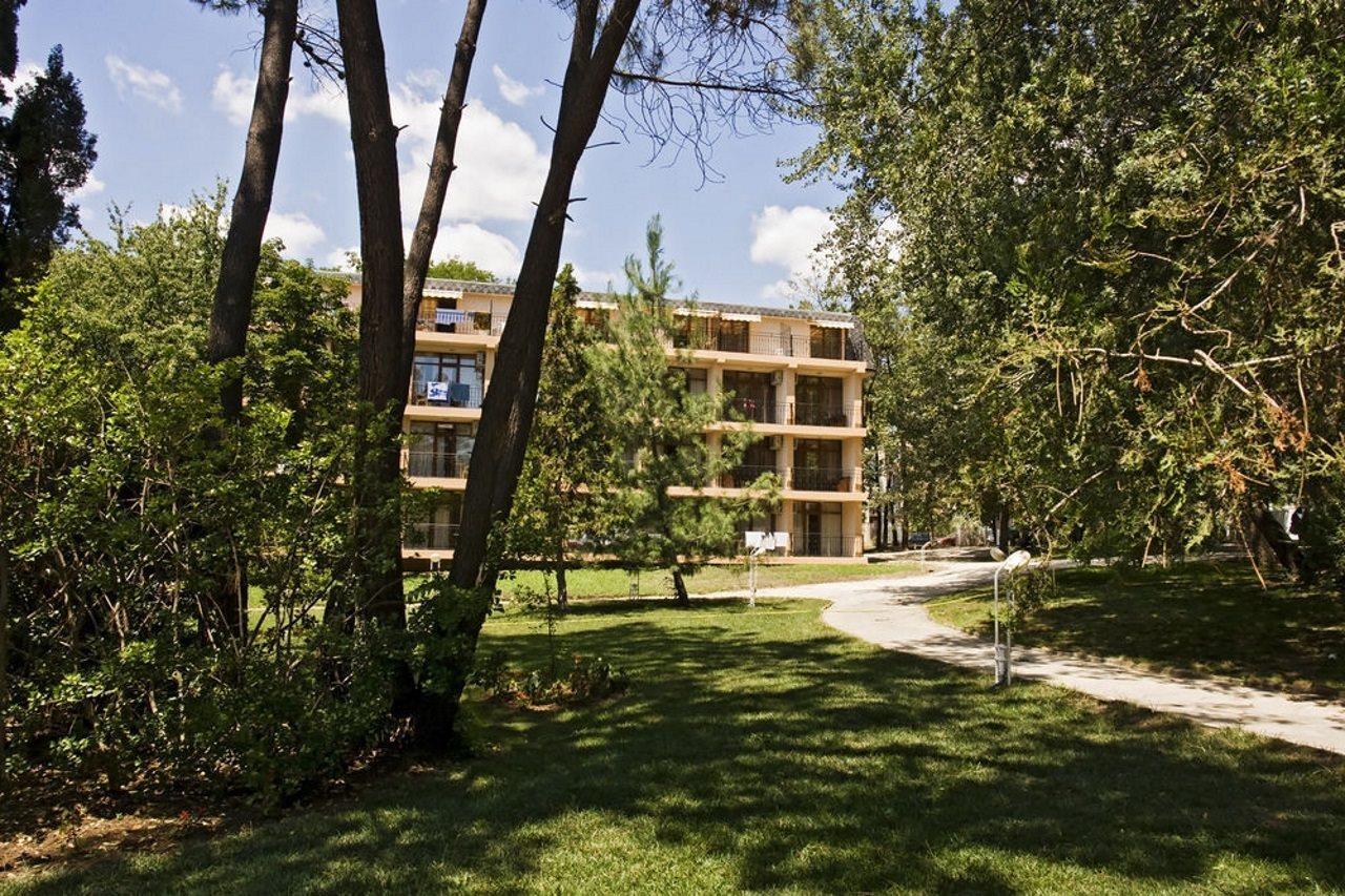 Hotel Grand Oasis