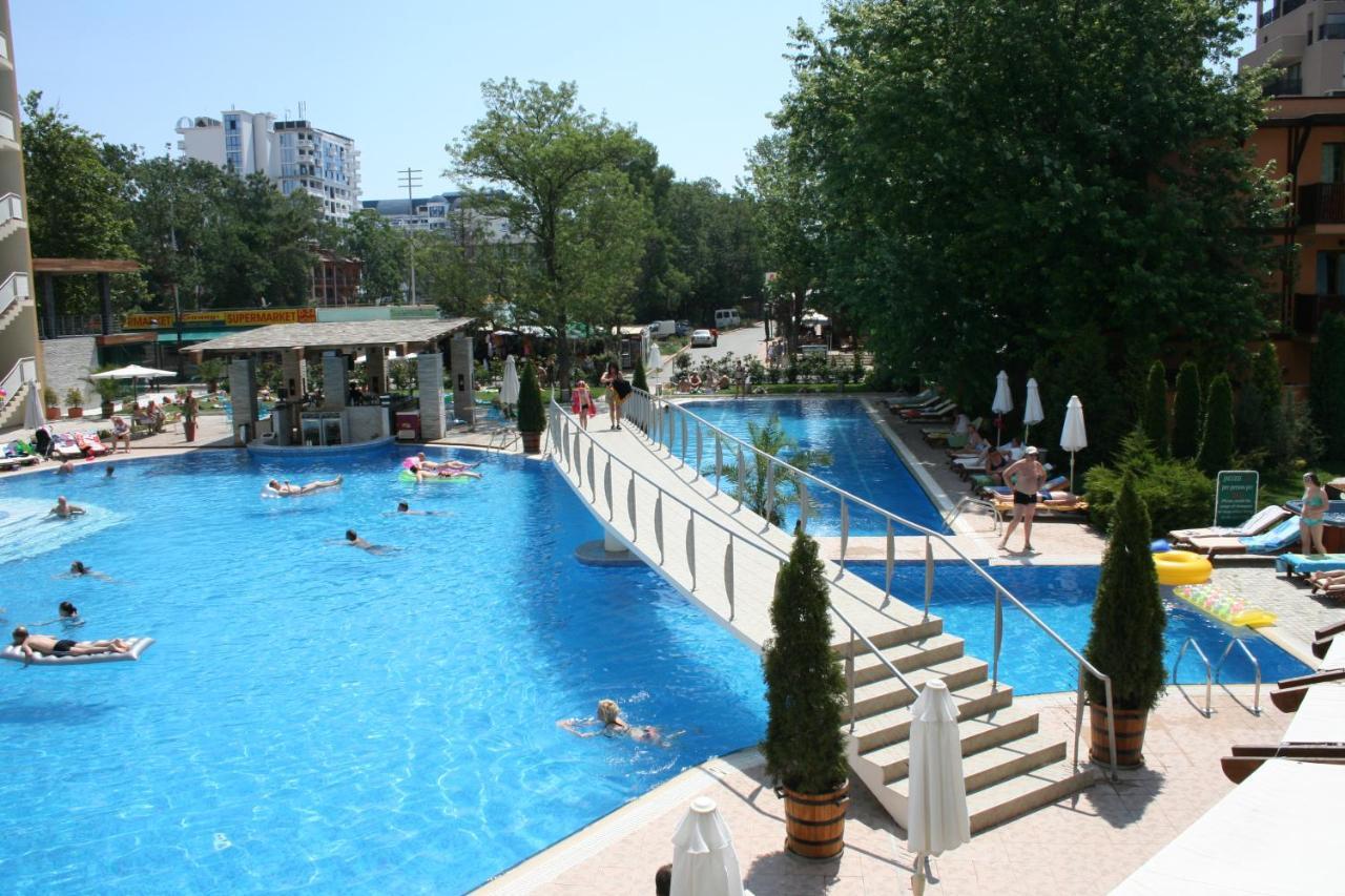 Grand Oasis Hotel