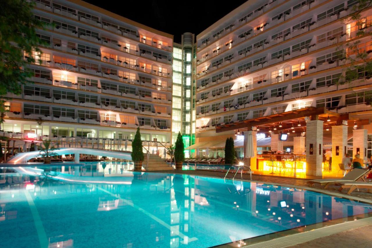 Grand Oasis Hotel
